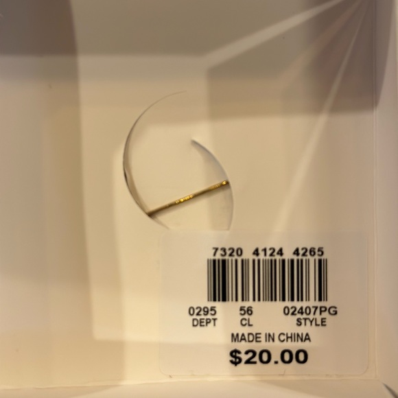 Macy’s Holiday Lane Sleigh brooch Metal And Enamel ~ New In Box - Picture 11 of 16